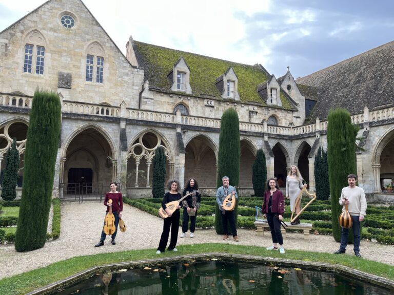 Abbaye de Fontfroide - Ensemble ApotropaïK